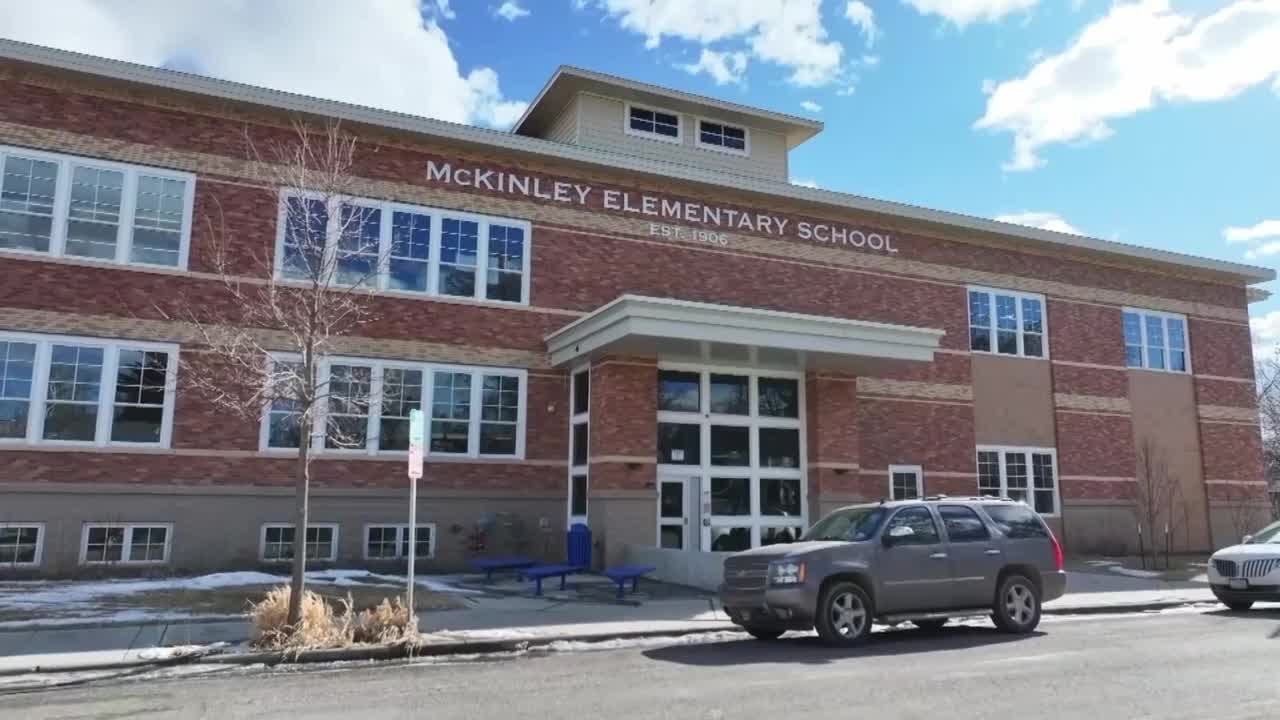 Students take over as tour guides of McKinley Elementary School