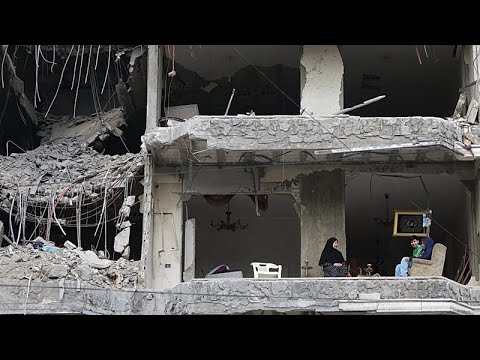 Video Israeli strikes kill eight in southern Lebanon, including three rescue workers