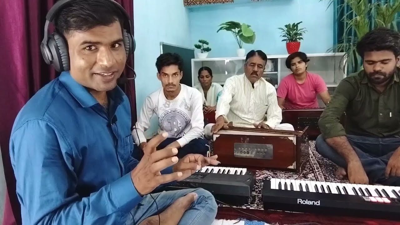 'मात्र' इस तरह 'आवाज़' से 'सुर' मिलाना सीख लिए तो, 100% 'गारंटी' है, आप 'हारमोनियम' बजाना सीख लिए l
