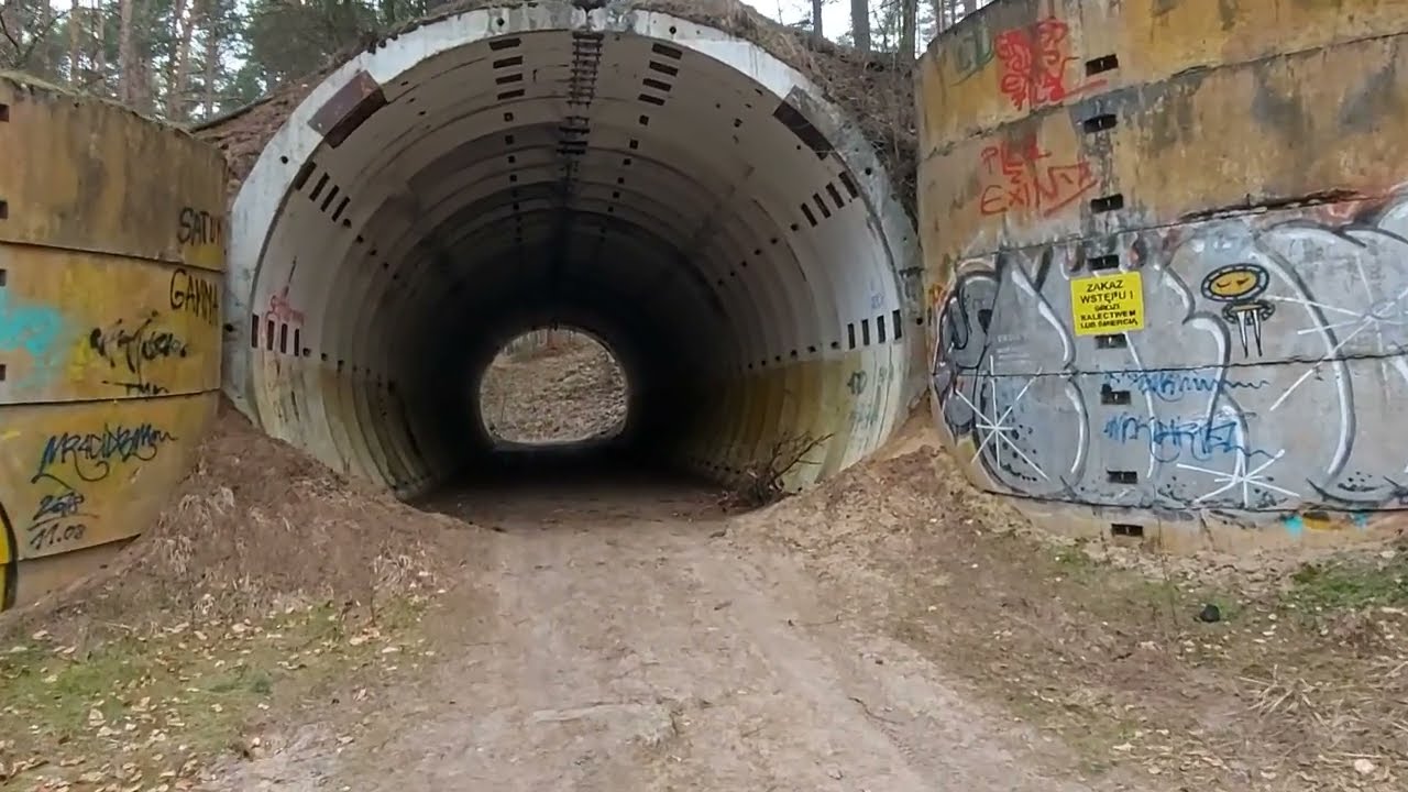 Baza atmowa.Brzeźnica- Kolonia.  .#atom #zimnawojna#military #bunker#urbex