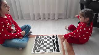 Satranç Oynarken Gülme Krizi Gelirse