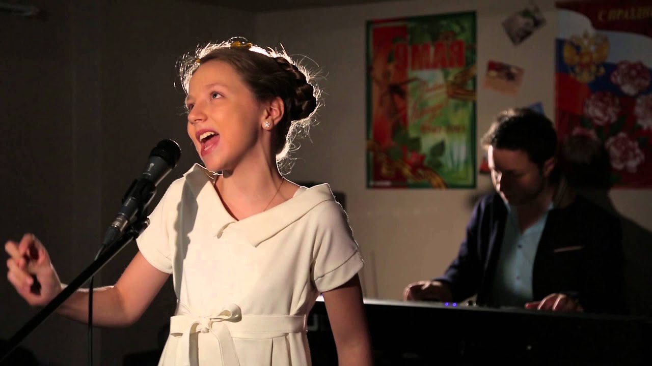 Песня о МИРЕ."СОЛНЕЧНЫЙ КРУГ".Соня Лапшакова - YouTube