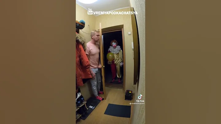 creepy clown jumpscare