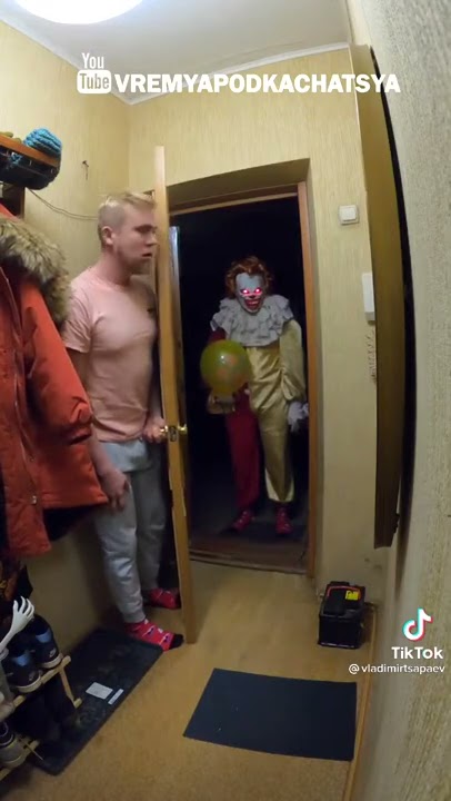 creepy clown jumpscare
