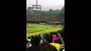 Jimmy & Zora 20111008-5 Lamigo VS Elephant 2011下半季冠軍封王戰