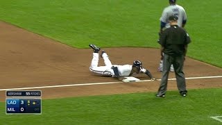 LAD@MIL: Gomez knocks a triple to begin the 6th