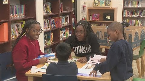 College students give back for spring break