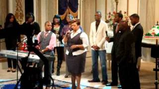 Video thumbnail of "Kirk Franklin, Rickey Smiley, and Tamela Mann - Now Behold the Lamb"