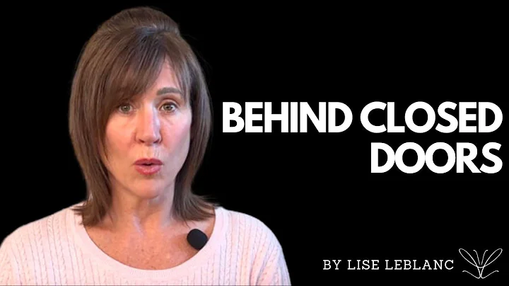 7 Things Narcissists Do When They're Alone