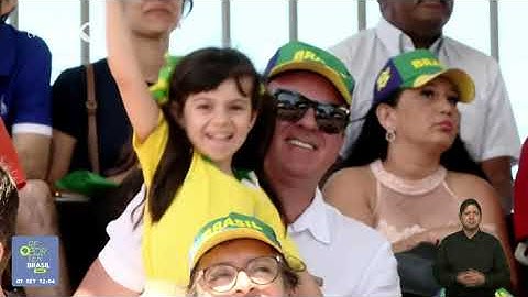 Milhares de pessoas assistiram desfile de 7 de setembro em Brasília