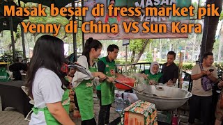 Masak besar yenny di china di fress market pik jakarta, masak gulai ayam untuk pengunjung