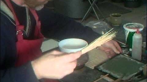 SIMON LEACH HANDMADE POTTERY ~ Raku 1