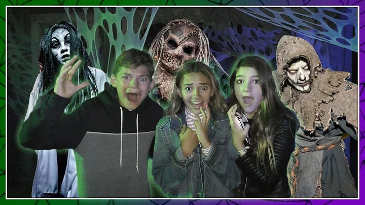 Scariest Night Ever! | Knott's Scary Farm with Ann...