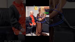 Lisa's outfit is beautiful, but her midriff is exposed when she sits down!😲 #lisa #blackpink #short