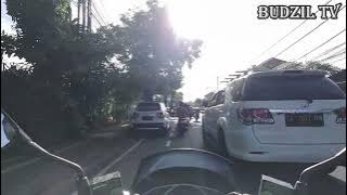 SITUASI JALANAN BALI DENPASAR MENUJU PANTAI MERTA SARI