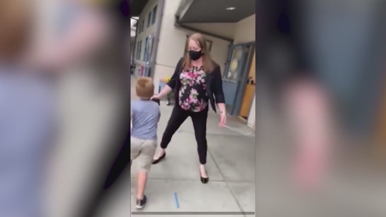 Fouryearold kicked out of class for not wearing masks YouTube