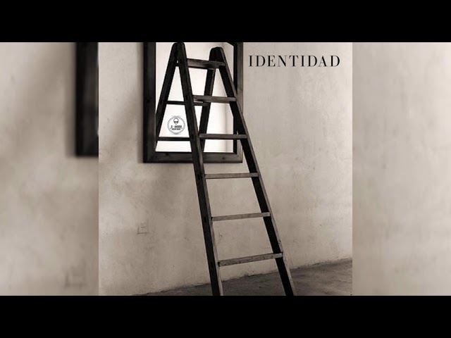 在 YouTube 上观看 03 Z UNDER identidad