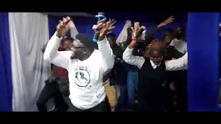 Tingiza Mikono