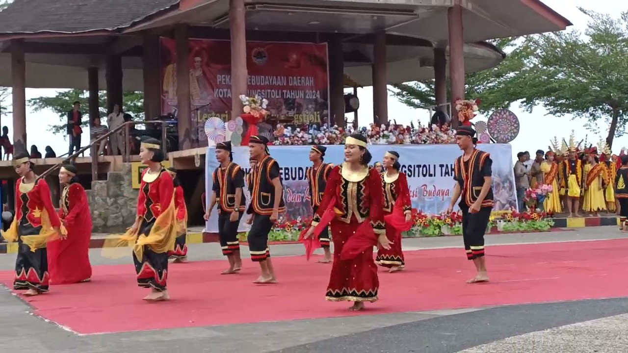 Lomba Maena Kota Gunungsitoli 2024 Sanggar Fotuwuso SMAN Unggulan Sukma Nias Juara IV