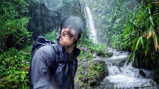 Solo Übernachtung im Regenwald - Bambus, eigenes Messer, Hängematte, Wasserfall, Indonesien image