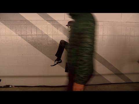 Mr Silly Walks John Cleese opent fietstunnel Eindhoven