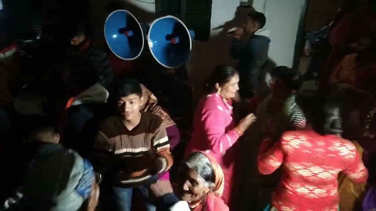 मुकेश भाई ने झमकाये एक से एक पहाड़ी गाने