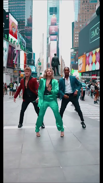 Stayin Alive in Time Square! Vik x Miranda x Bdash