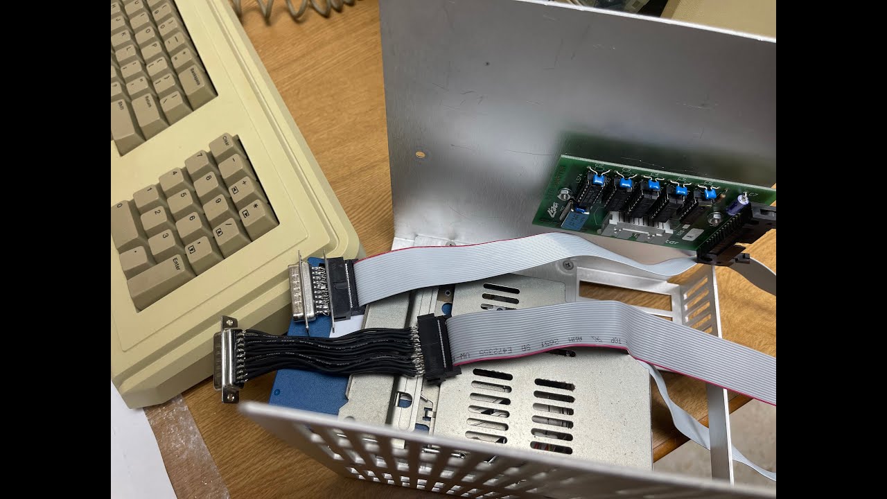 Apple Lisa 400k disk Conectado a un Macintosh 128K   4K