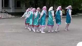 Танец "Матрешки" - старшая танцевальная группа.