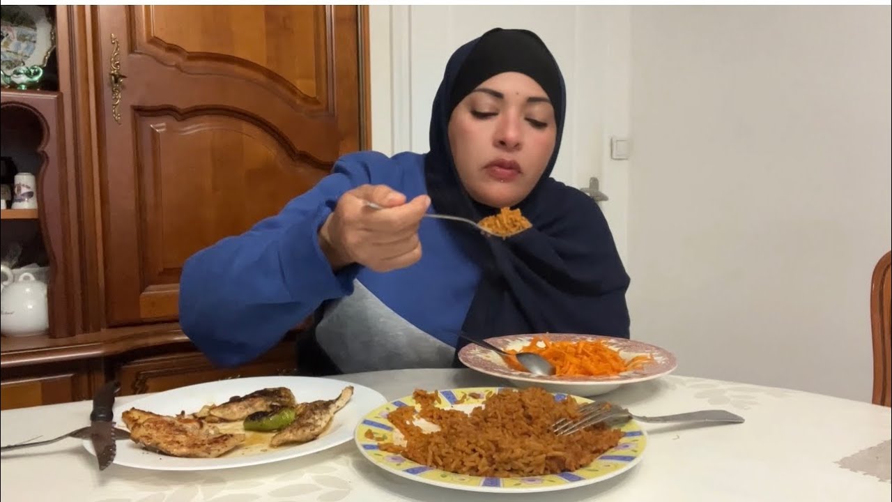 بنتي و جوزها عزموني علي سمك ورز🧉ولكن فضلت أكل في بيتي🏡