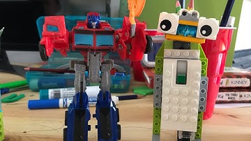 Lego WeDo 2.0 Spy Robot - 6 year old boy learns to program