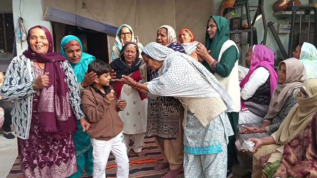 @# तेरी मम्मी कितनी प्यारी तेरा पापा कितना प्यारा ##