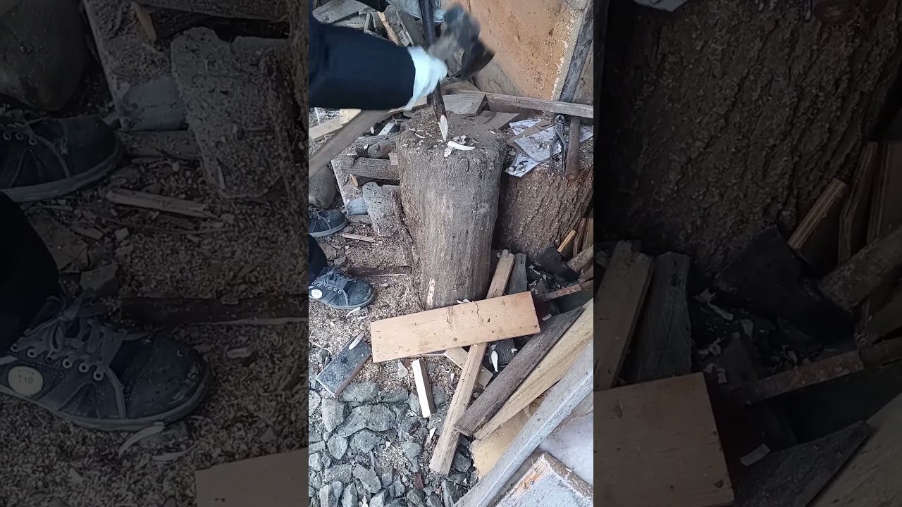 Turning Nature Into Tools - Making Wood Spikes With Axe