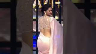 Deepika padukone sexy dance with