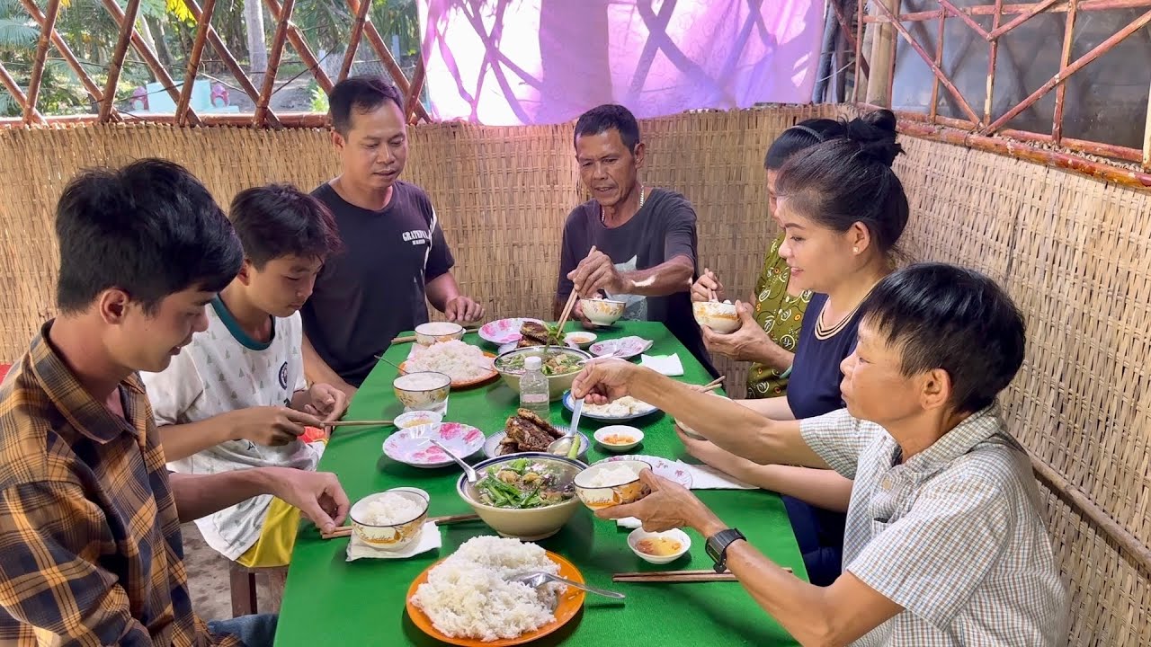 Cá Muối Xã chiên canh cải xanh tôm khô món ngon khi gia đình đổi gió đi giăng lưới/ at6n