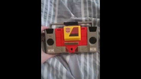 transformers g1 re release blaster cassette player mode