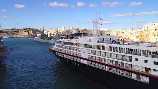 Silver Cloud leaving Malta