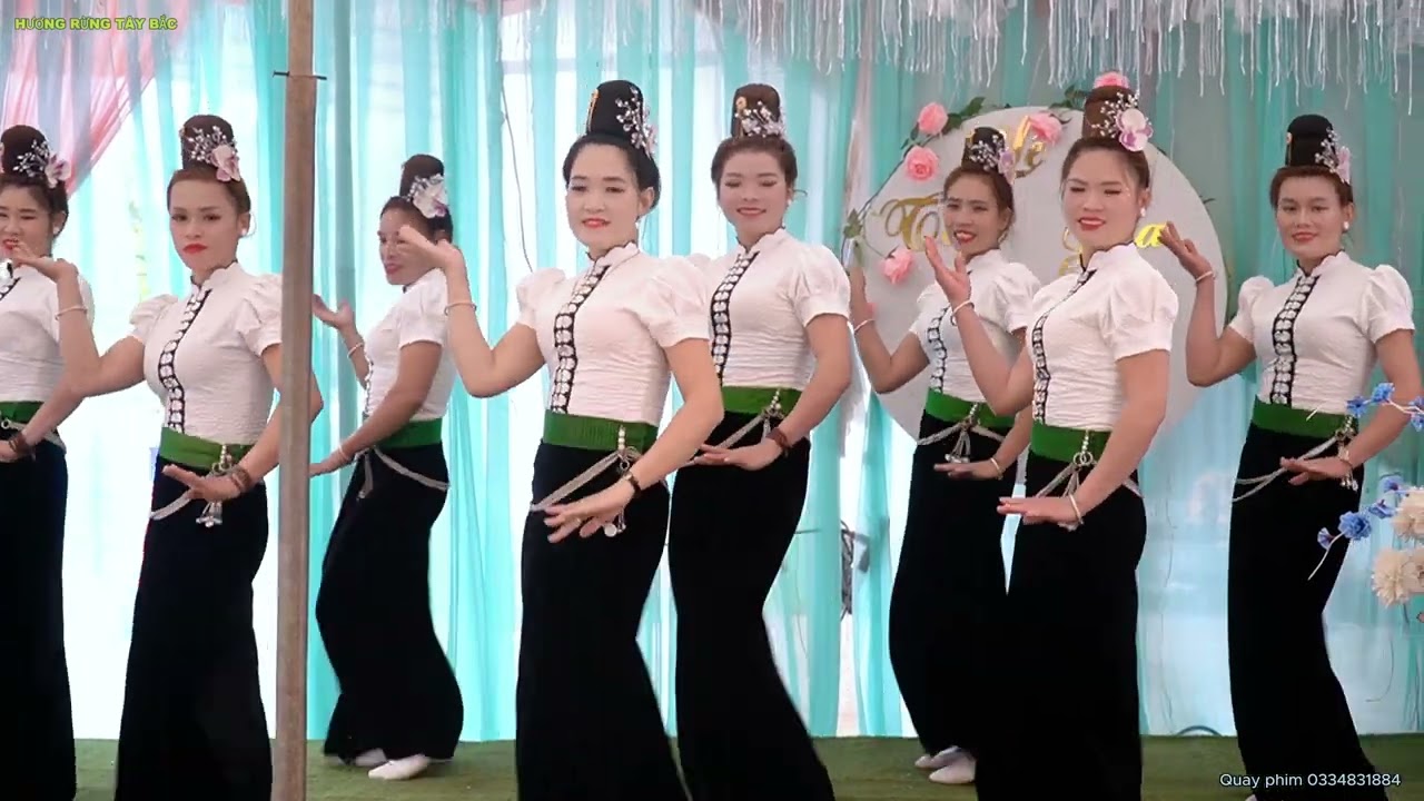 ĐVN BẢN PÚNG - CHIỀNG NGẦN/MÚA MỪNG TÂN GIA GĐ ÔNG BÀ LÚN PẢN BẢN NẸ TỞ XÃ HUA LA.