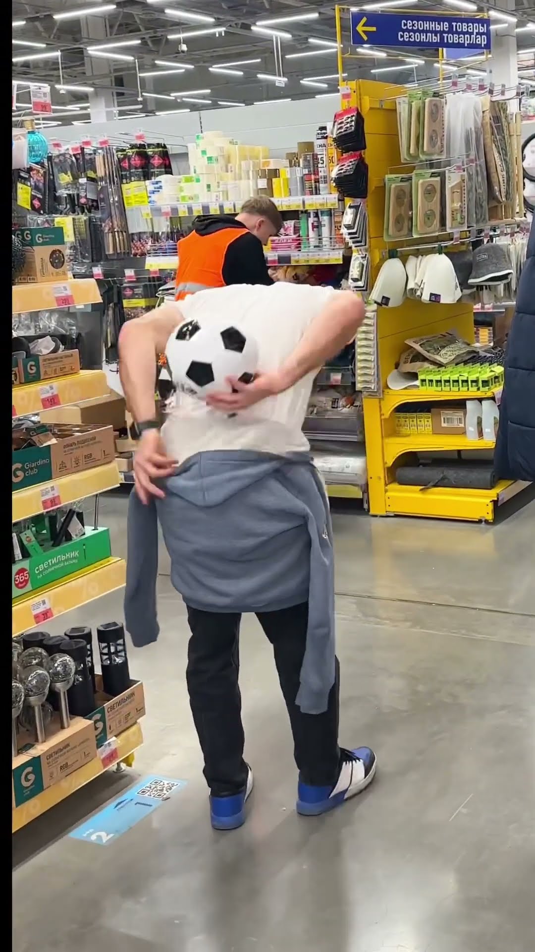 Crazy prank ? Subscribe to me ?