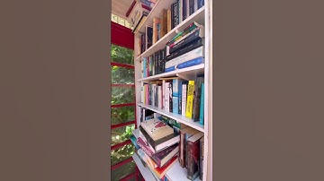Little free library in England 📚 🏴󠁧󠁢󠁥󠁮󠁧󠁿