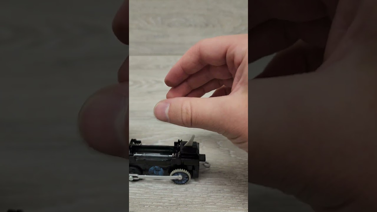 Thomas & Friends Trackmaster Steelworks Thomas Engine Train 2013 Mattel Gullane Motorized