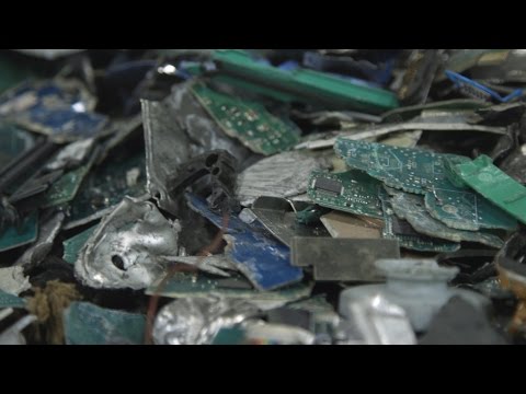 Watch Your Dead Tech Get Demolished at an E-Waste Recycling Plant