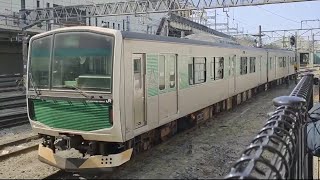 (EV-E301系ヤマV2編成OM入場)EV-E301系ヤマV2編成が回送電車として大宮駅13番線をを発車する動画(2023.4.3 回8633M)