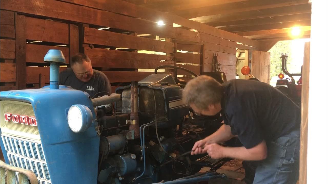 Clutch replacement on my Ford tractor - YouTube