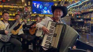 El Que La Hace La Paga - Robin Ospina