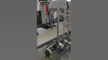 The folding box in production, automatically puts magnets.#giftbox #foldablebox #giftboxfactory