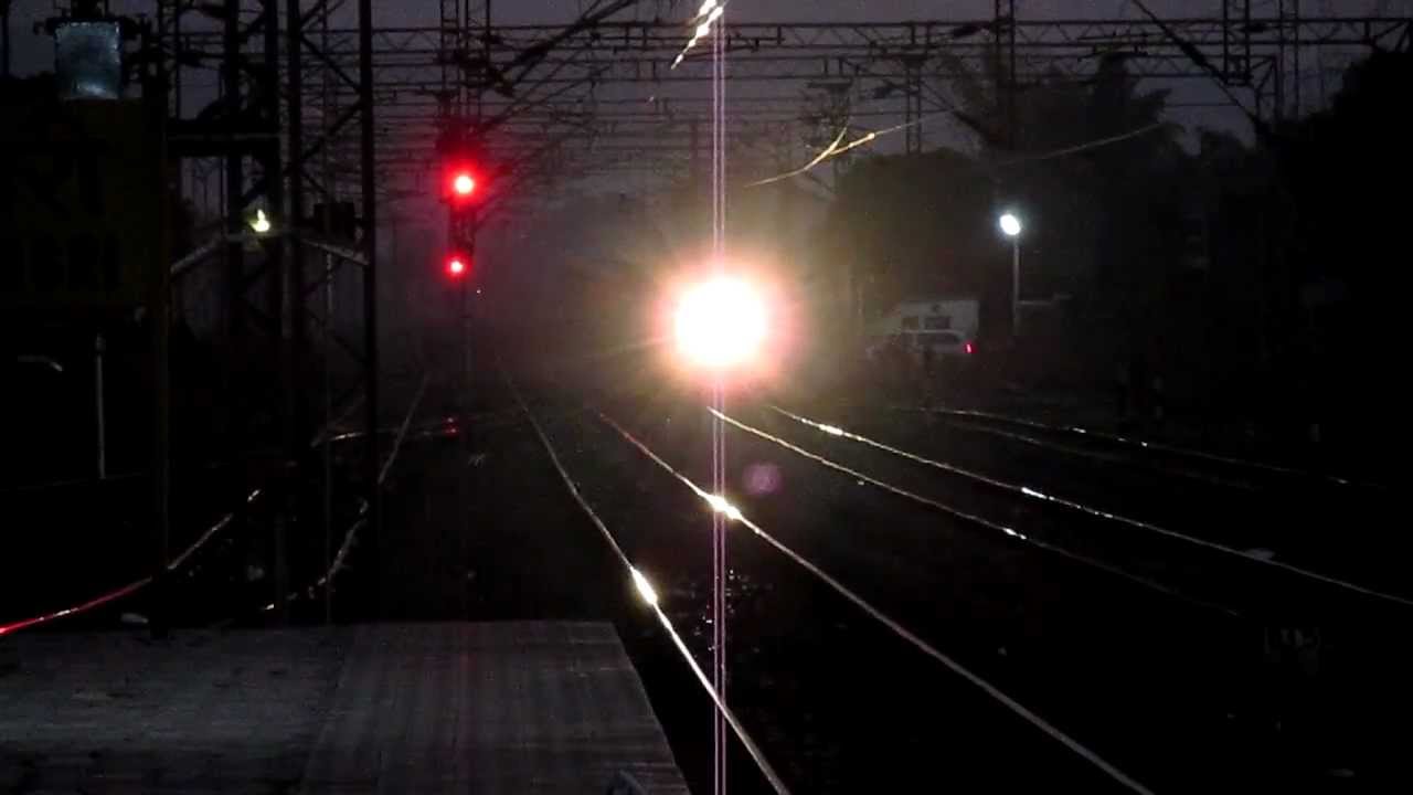 Twilight Attack Chennai Central-Newdelhi TN Express at MPS!!