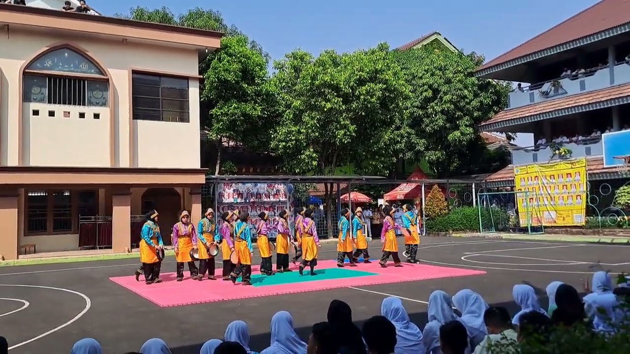 DEMO EKSTRAKURIKULER TARI SAMAN SMA N 84 JAKARTA