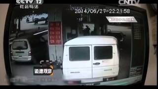 20141015 道德观察（日播版） 疯狂的客车（上）