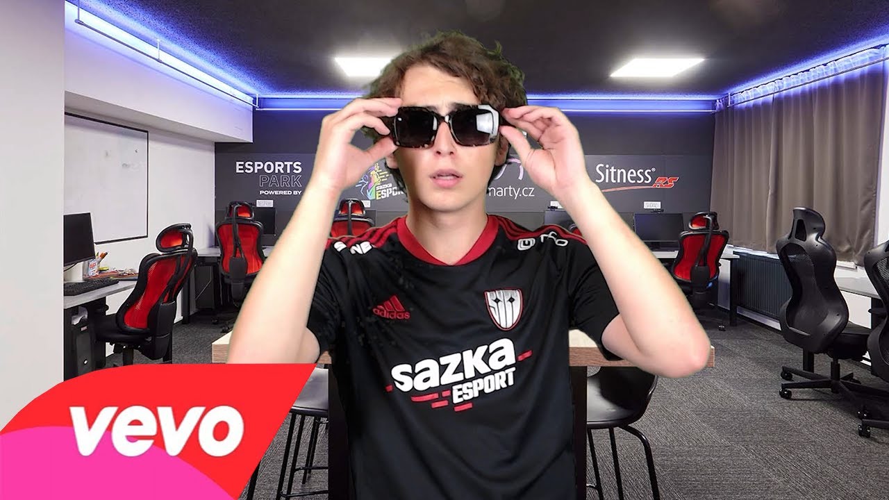 Straty - Du Nanana Long (Official CS:GO Music Video) - YouTube